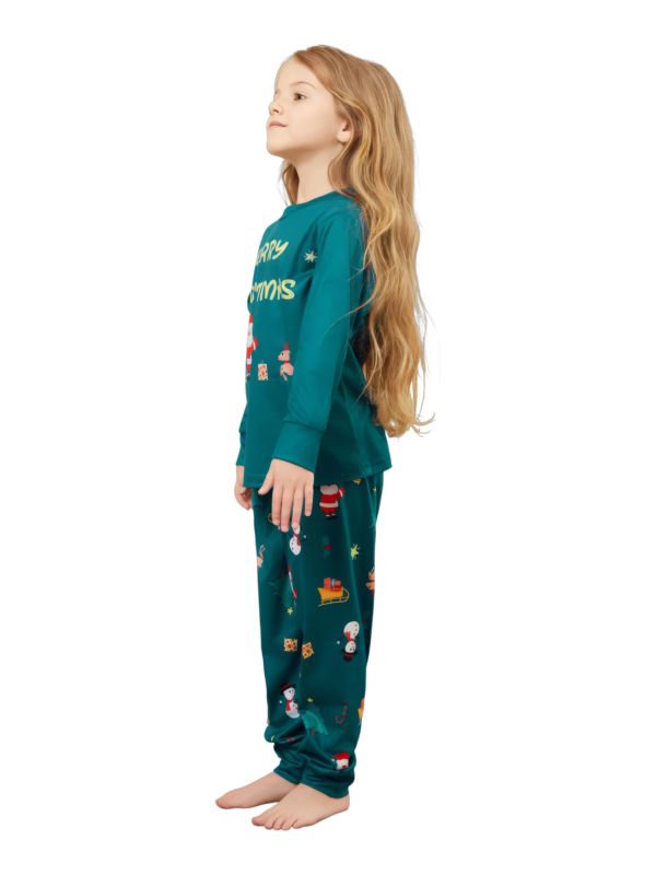 Pijama verde de Navidad para la familia, Papá Noel y su trineo