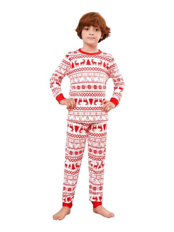 Moderno y original pijama navideño de rayas blancas y rojas con motivos navideños