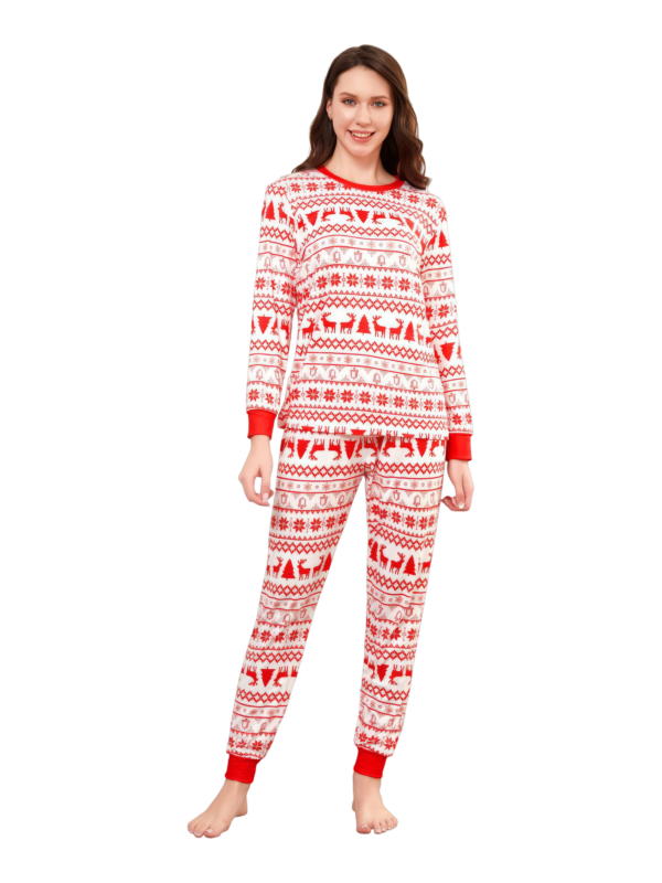 Moderno y original pijama navideño de rayas blancas y rojas con motivos navideños