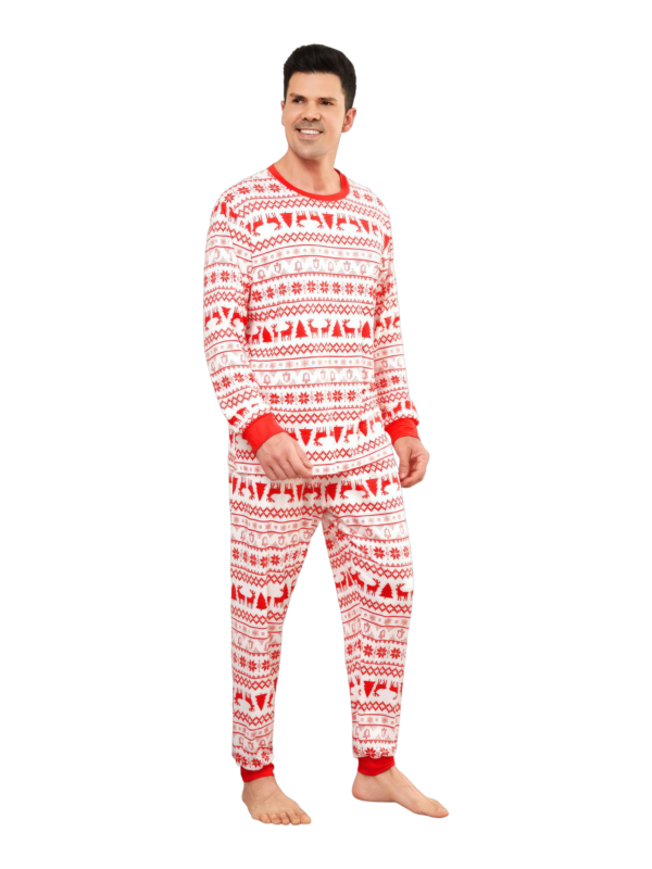 Moderno y original pijama navideño de rayas blancas y rojas con motivos navideños